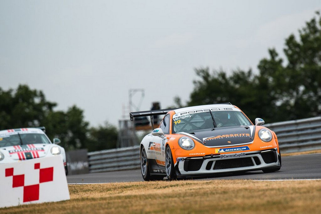 BTCC Snetterton: Sutton keeps Cook at bay for race two win